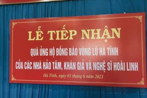 Đại diện NSƯT Hoài Linh đã trao 9 tỷ cho 4 tỉnh miền Trung