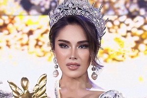 Lý do người đẹp 28 tuổi từng ly hôn đăng quang Miss International Queen 