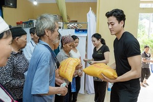 Á quân Nguyễn Phúc Lộc hỗ trợ bà con vùng bão lũ Yên Bái