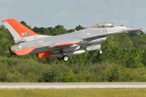 Mỹ thử nghiệm tiêm kích F-16 không người lái