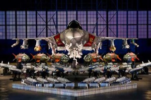 Chứng kiến kho vũ khí của tiêm kích tàng hình F-35