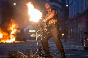 Nhận diện vũ khí khủng trong “Fast and Furious 7”