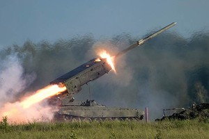 Siêu pháo TOS-1A tới Syria, phiến quân IS “mất hồn”