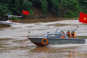 Mục kích Biên phòng Việt-Trung diễn tập chống khủng bố