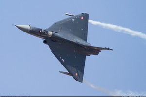 Ấn Độ chào hàng VN tiêm kích Tejas thay MiG-21?