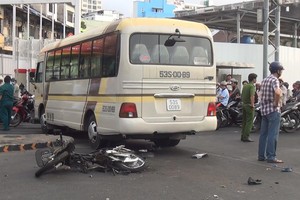 Xe khách gây tai nạn liên hoàn náo loạn đường phố TPHCM