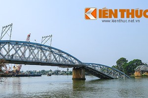 Lần thứ 3 hoãn phiên xét xử vụ tông sập cầu Ghềnh