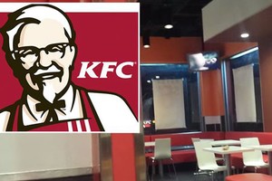 Sốc: KFC chiếu nhầm phim khiêu dâm cho thực khách