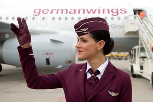 Ngắm đồng phục tiếp viên bắt mắt của hàng không Germanwings