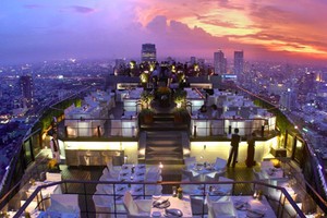 Những quán bar tầng thượng có view đẹp nhất thế giới