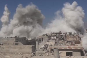 Video: Quân đội Syria dội tên lửa kinh hoàng ở Damascus