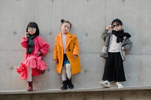 Ngắm thời trang cực sành điệu của các mẫu nhí tại Seoul Fashion Week