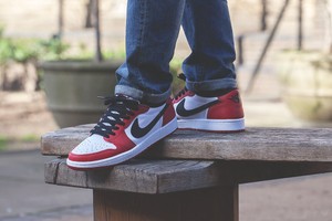 Những kiểu giày sneaker không bao giờ lỗi mốt