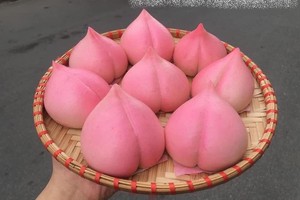 Lạ mắt món bánh bao đào tiên cúng rằm tháng 7 đang gây sốt