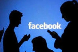 Tung ảnh nóng người yêu cũ lên facebook, phó giám đốc ra tòa