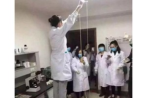 Kinh hãi sán dài 5 mét trong ruột người “nghiện” đồ sống