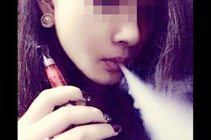 Hiểm họa vape với giới trẻ