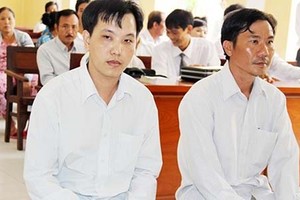 Cựu cảnh sát dùng nhục hình bằng nước đá với nghi can