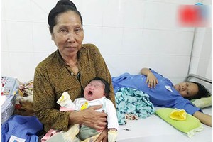 Mừng đón bé gái nặng 5,2 kg, sinh thường ở An Giang