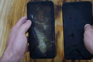 Chìm trong lửa, Galaxy S8 Plus hay iPhone 7 Plus sống sót?