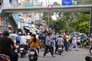 Loạn giao thông: Đi tắt đón ... tử thần