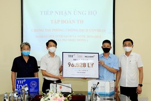 Tập đoàn TH trao tặng Hà Nam, Vĩnh Phúc hơn 145.000 sản phẩm đồ uống, chung tay chống dịch