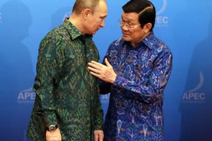 Phút thân mật giữa Chủ tịch Trương Tấn Sang và Tổng thống Putin 