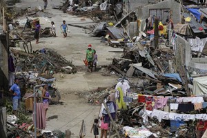 Mỹ, Nhật lãi to khi Philippines gặp siêu bão