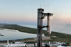 SpaceX thành công thu hồi tên lửa đẩy khi phóng tàu Starship