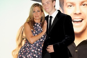 “Hôn Jennifer Aniston là việc rất “kinh khủng”