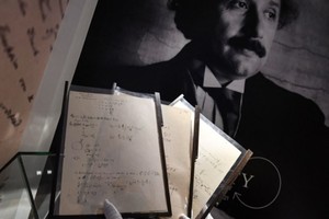 Bản thảo “Thuyết tương đối” của Einstein lập kỉ lục đấu giá