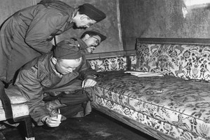 Bên trong hầm bí mật Hitler và tình nhân tự sát