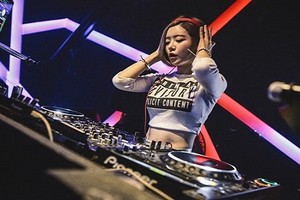 DJ nhí nhảnh Soda hồi hộp khi sắp được gặp fan Việt 