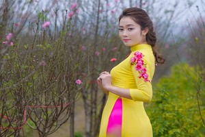 Hot girl Lào trường ĐH Dược xinh đẹp, cực mê áo dài 