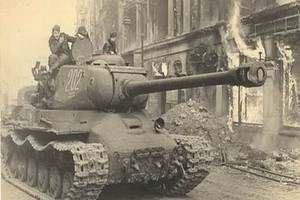 IS-2: Át chủ bài xe tăng hạng nặng Hồng quân Liên Xô