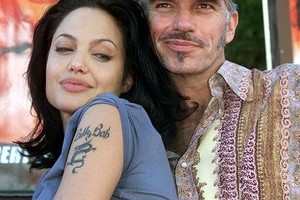 Angelina Jolie và chồng cũ vẫn thường xuyên liên lạc