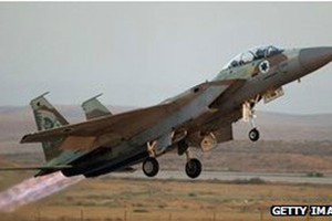 Israel oanh tạc căn cứ quân sự Syria