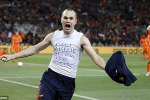 Thất bại cay đắng, Andres Iniesta chia tay tuyển Tây Ban Nha