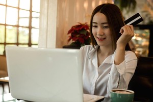 Giới trẻ TQ nợ nần ngập đầu vì vay nợ online 