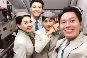 Hội những anh chàng "soái ca hàng không" thu hút triệu ánh nhìn