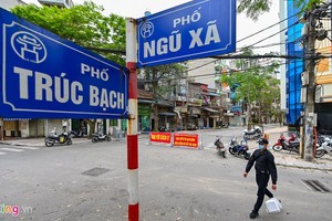 Một người Anh tại Hà Nội tự giác đến bệnh viện cách ly y tế