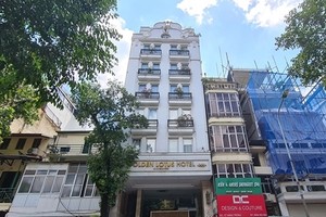 Hà Nội: Khách sạn Golden Lotus Luxury vi phạm trật tự xây dựng?