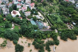 Hà Nội: Loạt công trình xây dựng trái phép trên đất bãi bồi sồng Hồng giờ ra sao?