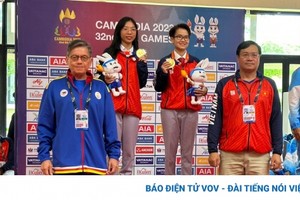 Bộ đôi VĐV “đặc biệt” phải chờ 1 tuần nhận HCV SEA Games 32 