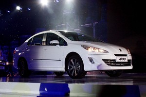 Peugeot “nội” đầu tiên trình làng, giá hơn 1 tỷ đồng