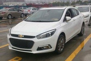 Xuất hiện xe lạ nghi là Chevrolet Cruze 2015