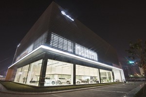 Cận cảnh showroom Lexus hoành tráng đầu tiên ở Hà Nội