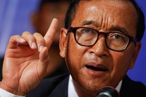 Sam Rainsy "nịnh" Trung Quốc, "nói xằng" về Biển Đông 