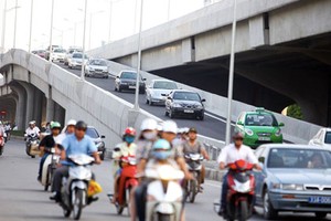 “Đường trên cao hoành tráng, tốn kém, nhưng mấy người đi“