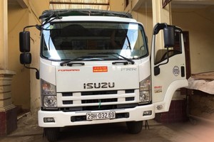 Khách hàng tố đại lý Isuzu Long Biên bán xe " đểu"